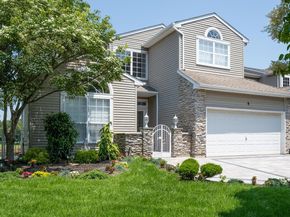 9 Hamlet Drive, Hauppauge NY 11788