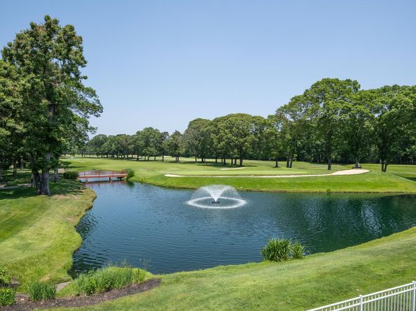 9 Hamlet Drive, Hauppauge NY 11788