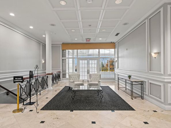 9 Hamlet Drive, Hauppauge NY 11788
