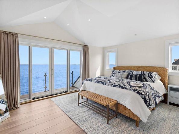 15 Shinnecock Road, East Quogue NY 11942