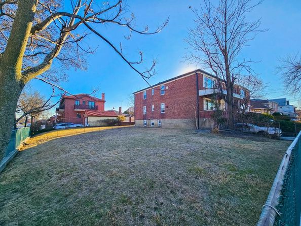 19664 45th Avenue, Flushing NY 11358