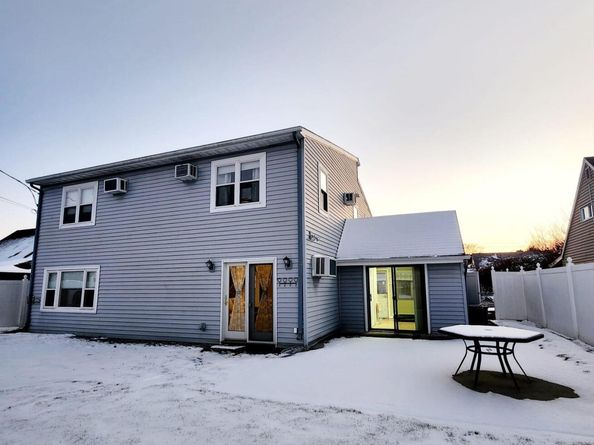 83 Hardy Lane, Westbury NY 11590