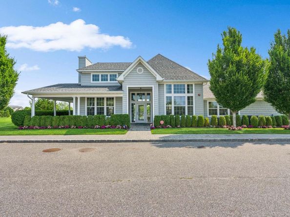 55 Hamptons Court Drive E, Eastport NY 11941