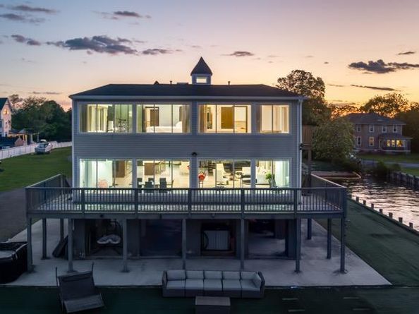 200 Clocks Boulevard, Massapequa NY 11758