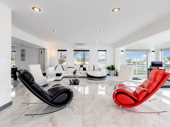200 Clocks Boulevard, Massapequa NY 11758