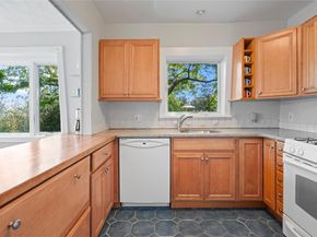 55 West End Avenue, East Quogue NY 11942