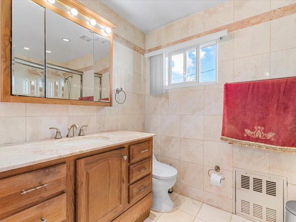 61 Cheshire Road, Bethpage NY 11714