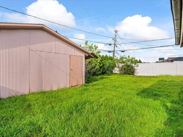 61 Cheshire Road, Bethpage NY 11714