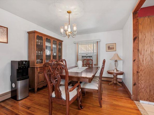61 Cheshire Road, Bethpage NY 11714