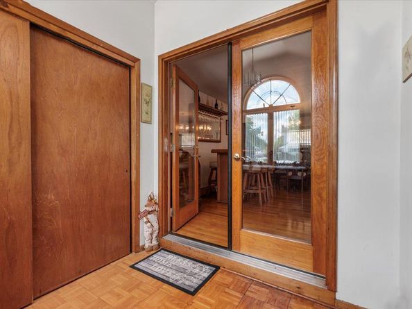 61 Cheshire Road, Bethpage NY 11714