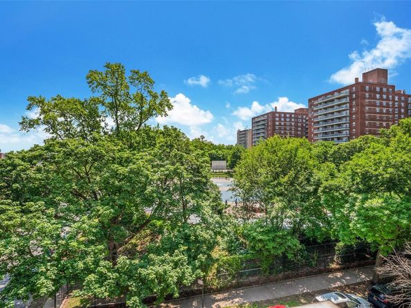 39-30 52nd Street 4F, Woodside NY 11377