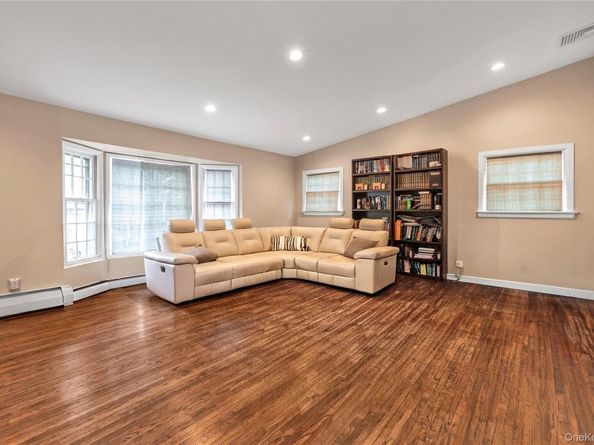 816 Cliffside Avenue, North Woodmere NY 11581