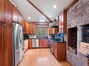 6 Beaumont Drive, Melville NY 11747