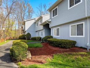 157 Carriage Court E, Yorktown Heights NY 10598