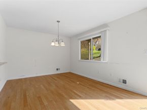 157 Carriage Court E, Yorktown Heights NY 10598