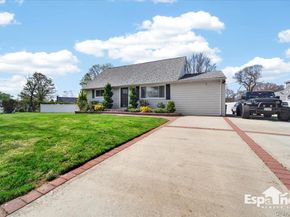 36 Ronald Drive E, Amityville NY 11701