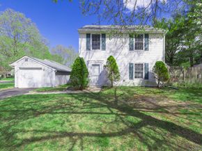 14 Petersburg Ct., Coram NY 11727