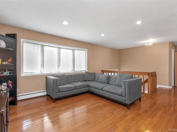 43 Florida Avenue, Commack NY 11725