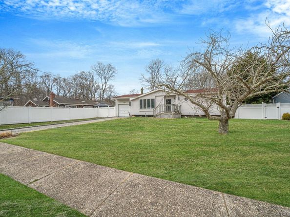 7 Betsy Drive, West Sayville NY 11796