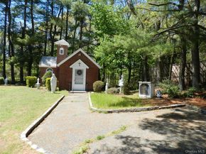 184 Roosevelt Boulevard, Hauppauge NY 11788