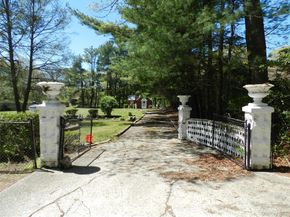 184 Roosevelt Boulevard, Hauppauge NY 11788