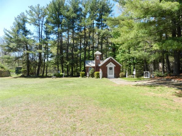 184 Roosevelt Boulevard, Hauppauge NY 11788