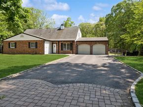 10 Rita Drive, Mount Sinai NY 11766