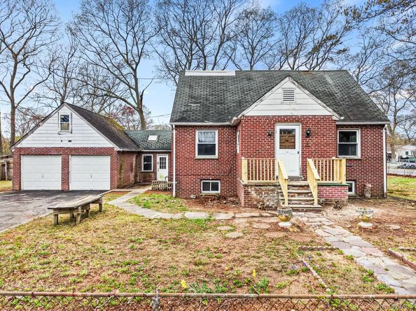 25 Revilo Avenue, Shirley NY 11967