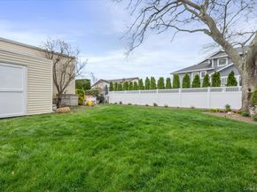 22 Willa Way, Massapequa NY 11758