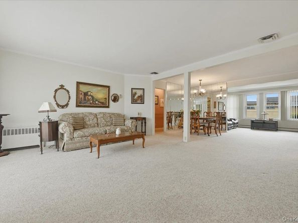 34 Jasmine Lane, Valley Stream NY 11581