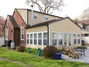 75 Oregon Avenue, Medford NY 11763