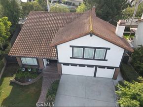 25052 Calle Arenal, Lake Forest (el Toro) CA 92630