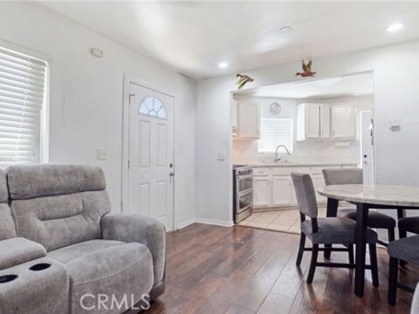 1374 E Vernon, Los Angeles CA 90011