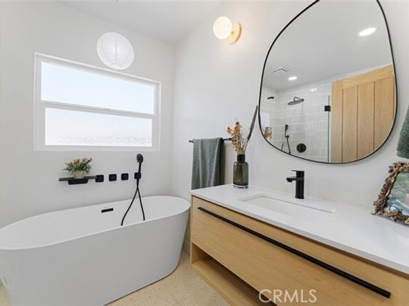 981 Nordica Drive, Los Angeles CA 90065