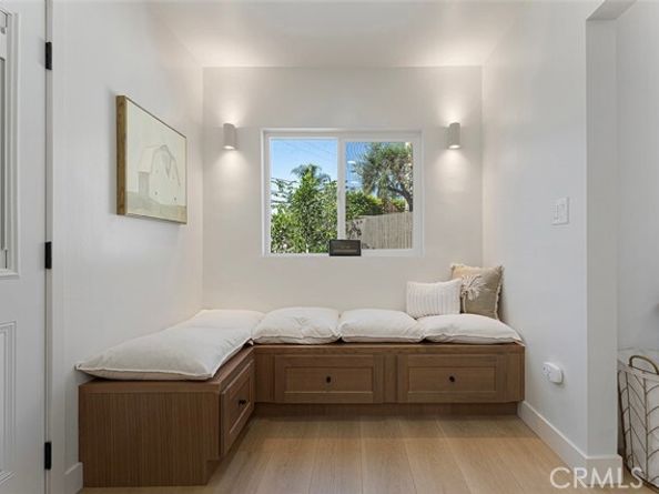 981 Nordica Drive, Los Angeles CA 90065