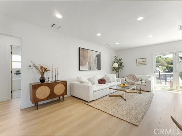 981 Nordica Drive, Los Angeles CA 90065