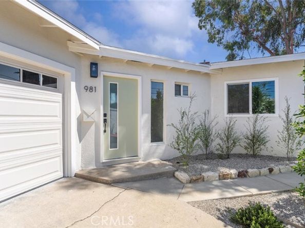 981 Nordica Drive, Los Angeles CA 90065