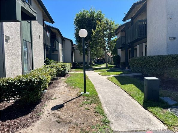 23240 Orange Avenue 8, Lake Forest (el Toro) CA 92630