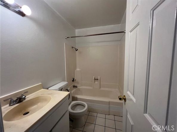 23240 Orange Avenue 8, Lake Forest (el Toro) CA 92630