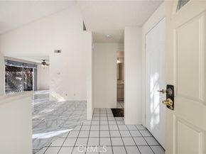 26426 Fox Glen 14, Lake Forest (el Toro) CA 92630