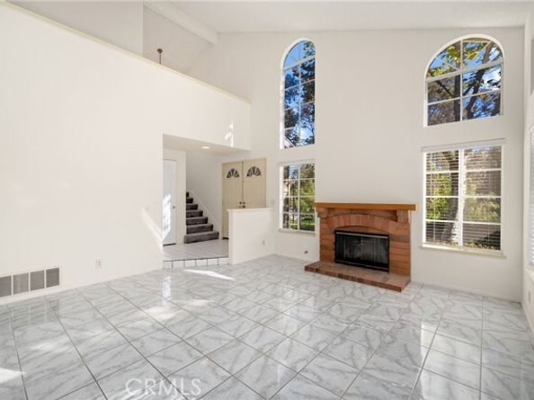 26426 Fox Glen 14, Lake Forest (el Toro) CA 92630