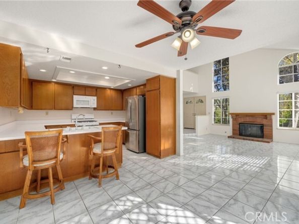 26426 Fox Glen 14, Lake Forest (el Toro) CA 92630