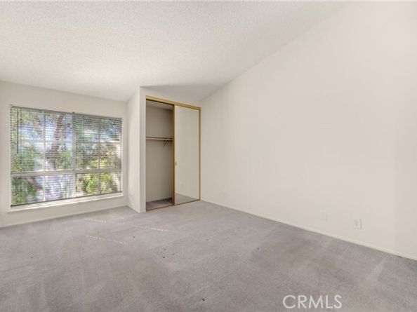 26426 Fox Glen 14, Lake Forest (el Toro) CA 92630