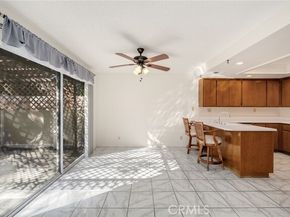 26426 Fox Glen 14, Lake Forest (el Toro) CA 92630