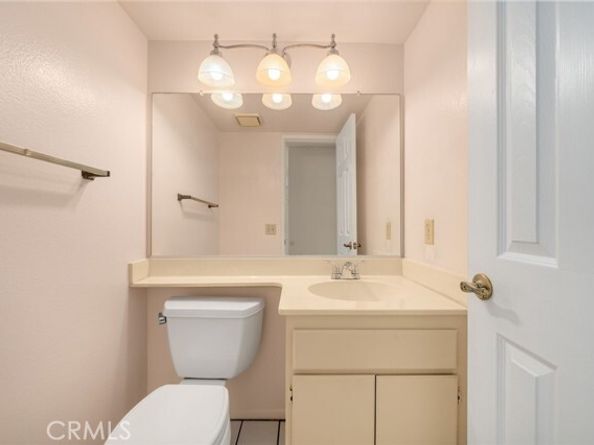 26426 Fox Glen 14, Lake Forest (el Toro) CA 92630