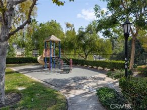 26426 Fox Glen 14, Lake Forest (el Toro) CA 92630