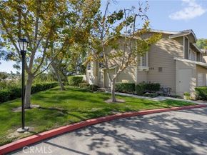 26426 Fox Glen 14, Lake Forest (el Toro) CA 92630