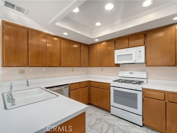 26426 Fox Glen 14, Lake Forest (el Toro) CA 92630