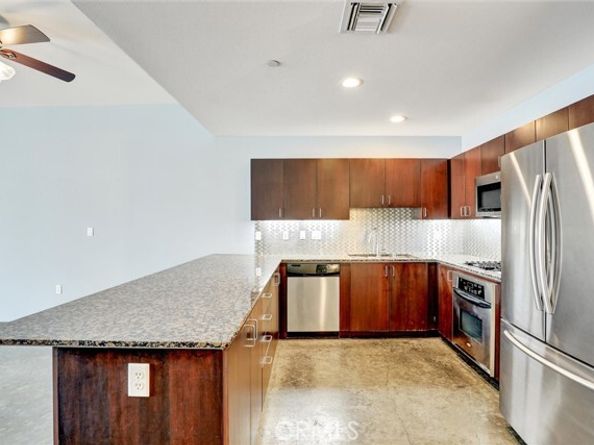 285 W 6th Street 327, San Pedro (los Angeles) CA 90731