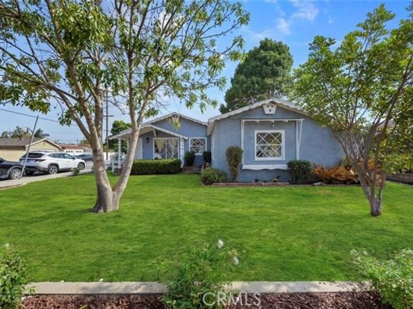 1566 N Neptune, Wilmington (los Angeles) CA 90744